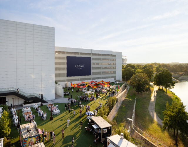 View the Platinum Guide profile for Loews Arlington Hotel