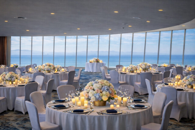 View the Platinum Guide profile for Crowne Plaza Ventura Beach