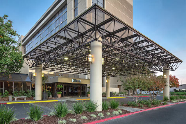 View the Platinum Guide profile for Hilton Sacramento Arden West